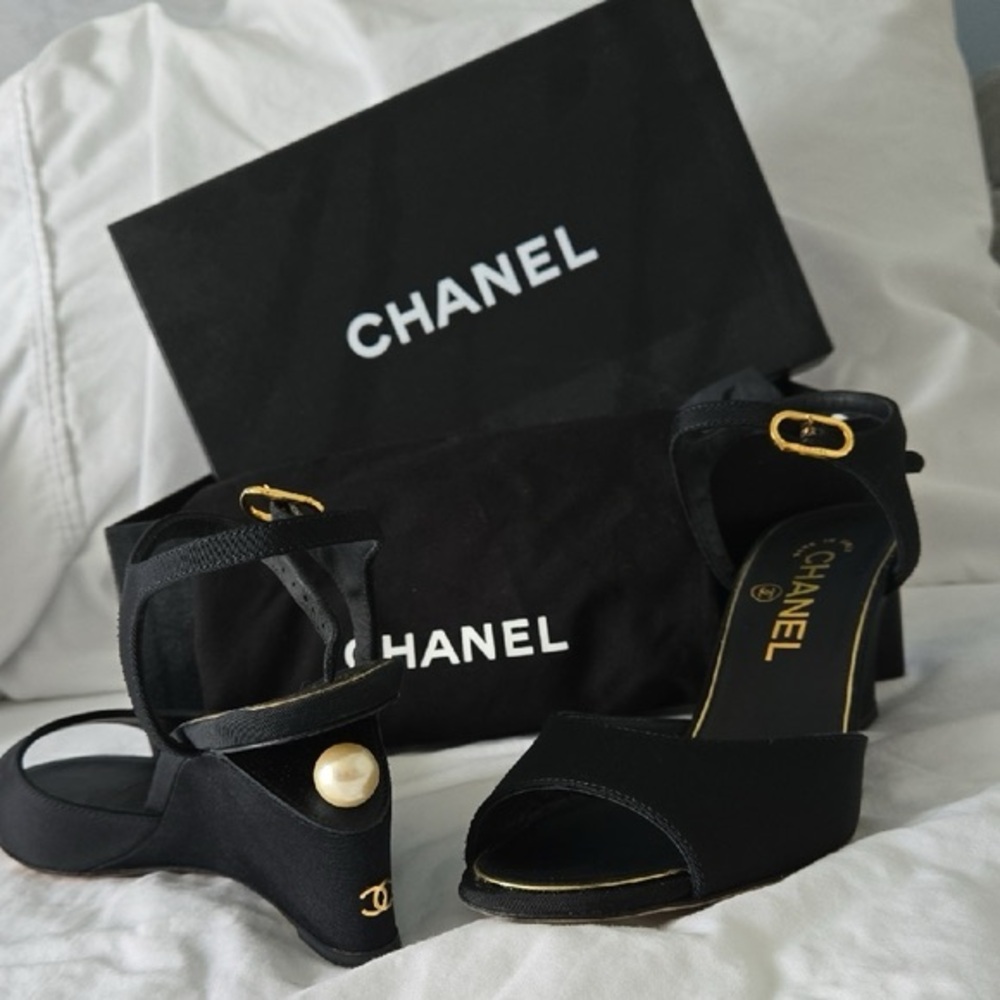 CHANEL Black Heels with Gold and Pearl Details